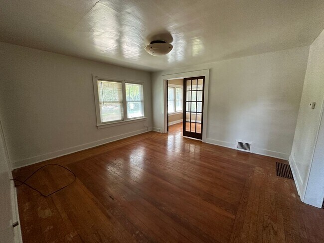 Building Photo - Fourth St 1707