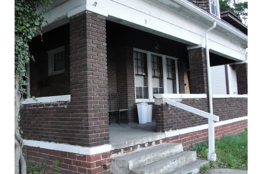 Building Photo - 9 N Salisbury St