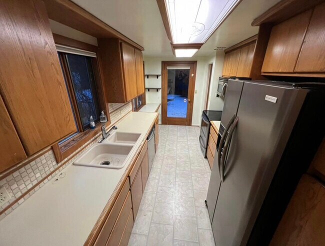 Building Photo - 14517 Sunnyside Ave N