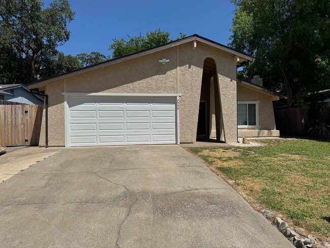 Primary Photo - Home for Rent in Citrus Heights, CA