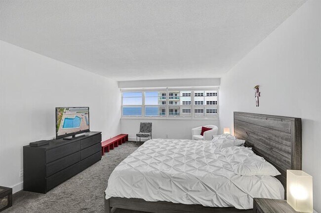 Building Photo - 3430 Galt Ocean Dr