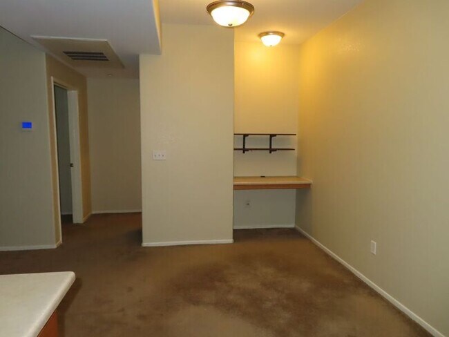 Building Photo - 41410 Juniper St