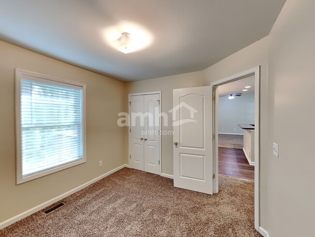 Building Photo - 47 Brookview Ln