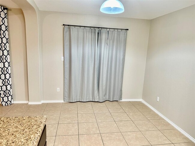 Building Photo - 207 Dragon Ridge Rd