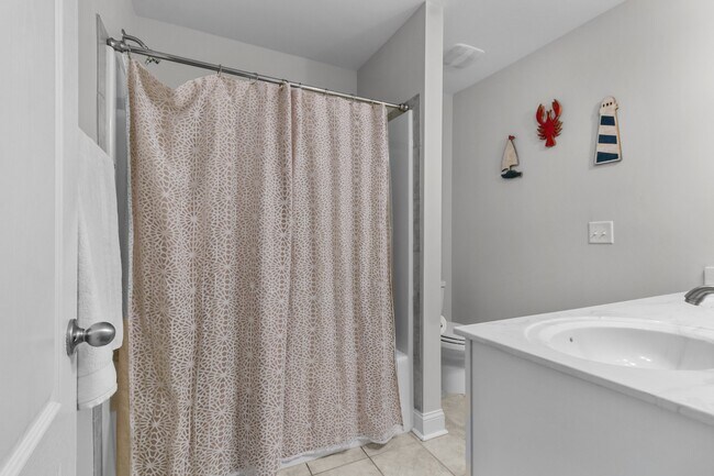 Building Photo - 230 Parrish Ln