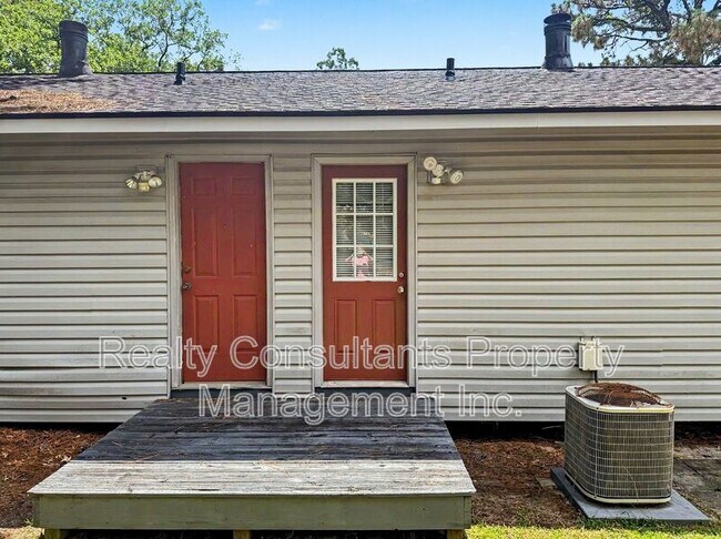 Building Photo - 200 Bull Run St
