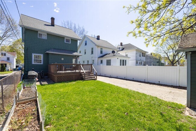 Building Photo - 109 Bedford St