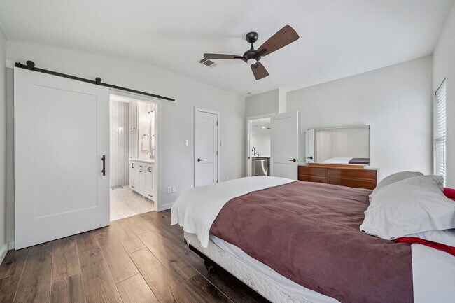 Building Photo - 8809 Corran Ferry Dr