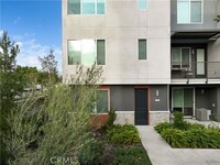 Building Photo - 225 Steely
