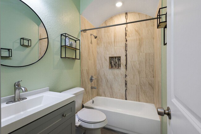 Building Photo - Charming 3/2/2 single story home near Downtown SA & St. Mary's University!