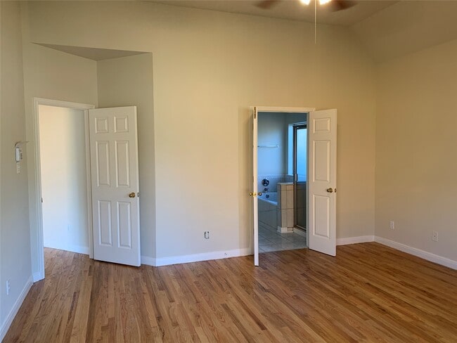 Building Photo - 12203 Meadow Ln Ct