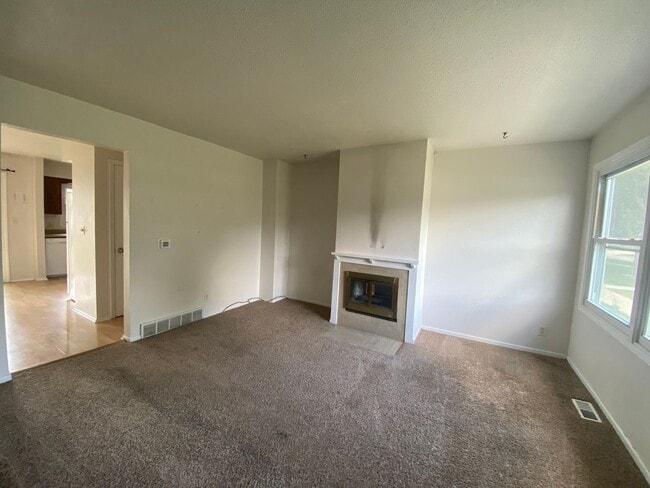Building Photo - Spacious 2 Bedroom Condo in Ankeny!