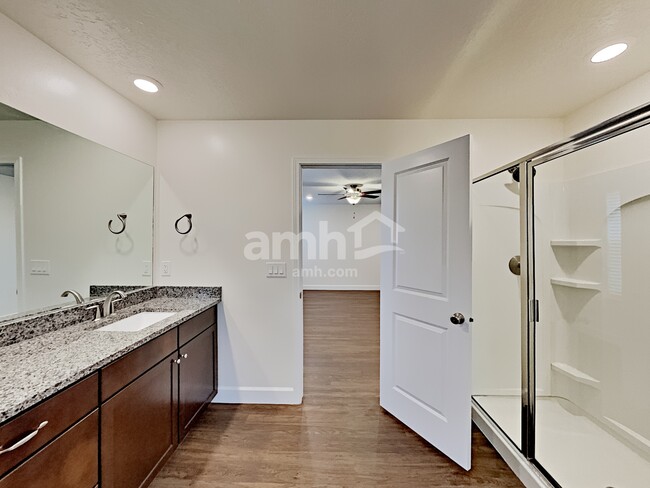 Building Photo - 2430 S Wild Horse Way