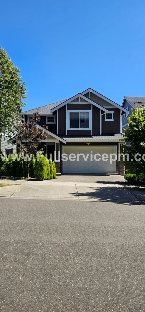 Building Photo - Newer Incredible home with all the amenities!