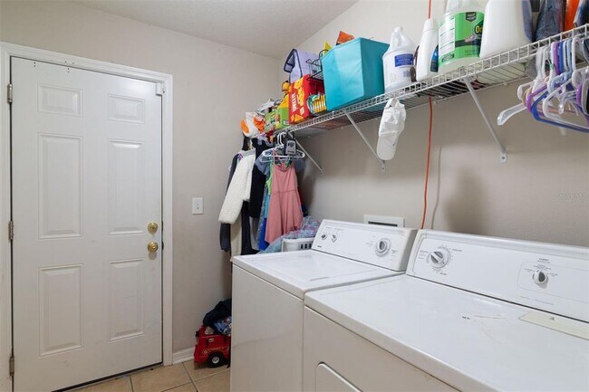 Building Photo - 7205 White Oaks Rd