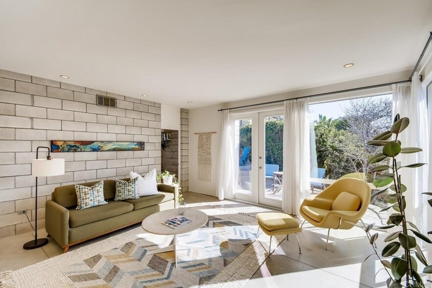 Building Photo - 3066 Nile St