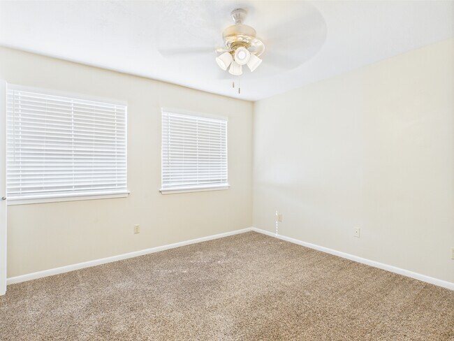 Building Photo - 704 San Pedro Dr