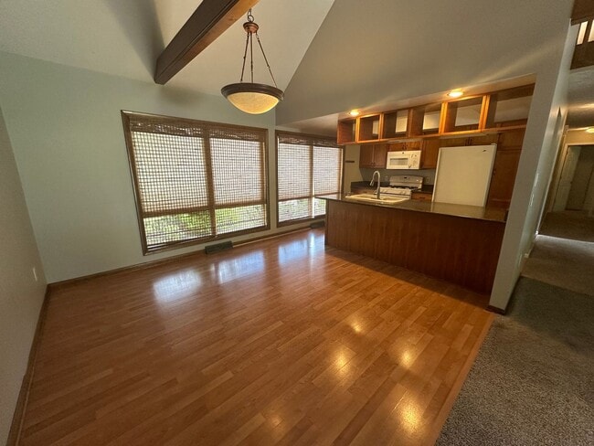 Building Photo - Four Bedroom Single Family Home in Forest ...