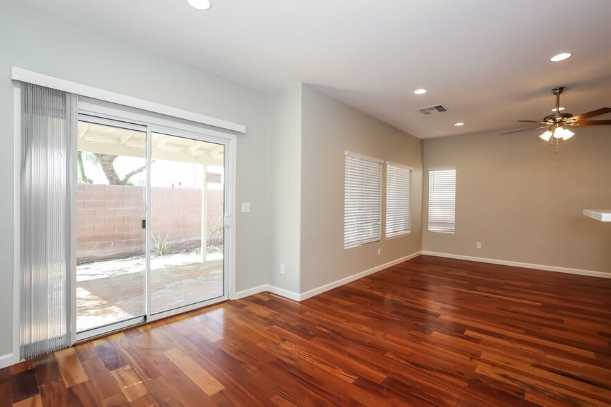 Building Photo - 6231 Blushing Willow St