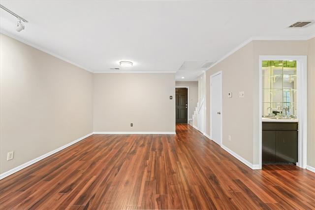 Building Photo - 4409 Travis St