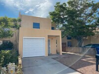 Building Photo - 224 Shawnee Ct SE