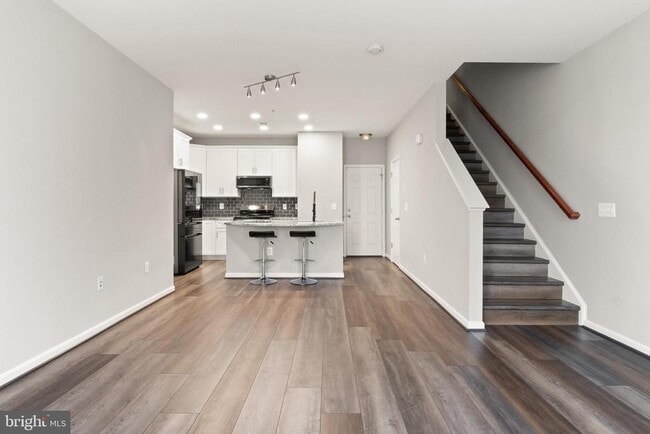 Building Photo - 9541 Center St