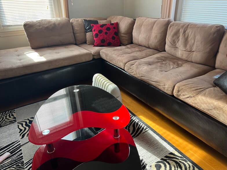 Building Photo - 2018 Jones Rd