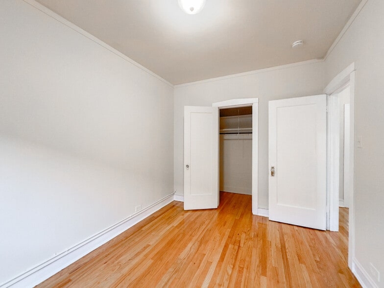 Building Photo - 1320 Oak Ave