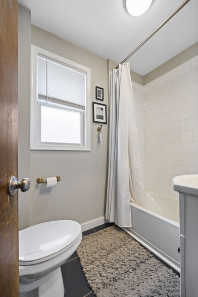 Bathroom - 609 Hamilton Street