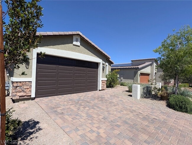 Building Photo - 1290 Paseo del Oso Ln