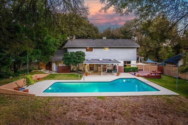 Building Photo - 9502 Castlewood Dr