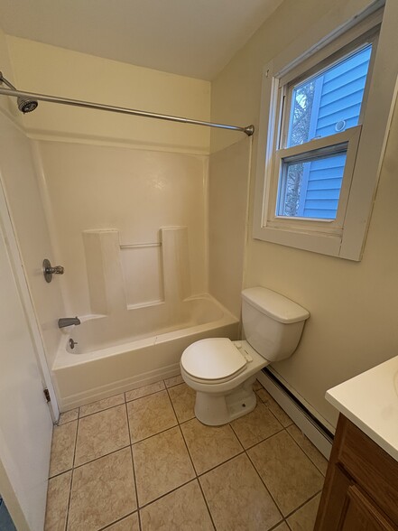 Building Photo - 836 6th St