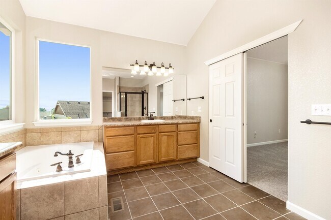 Building Photo - 8700 Triple Crown Dr