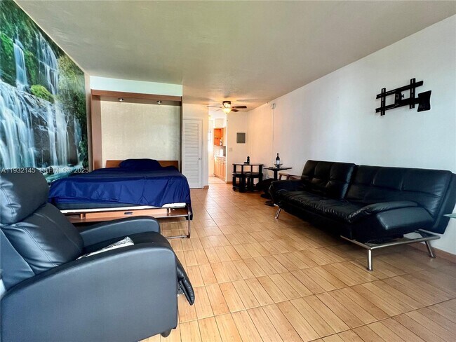 Building Photo - 7434 Harding Ave