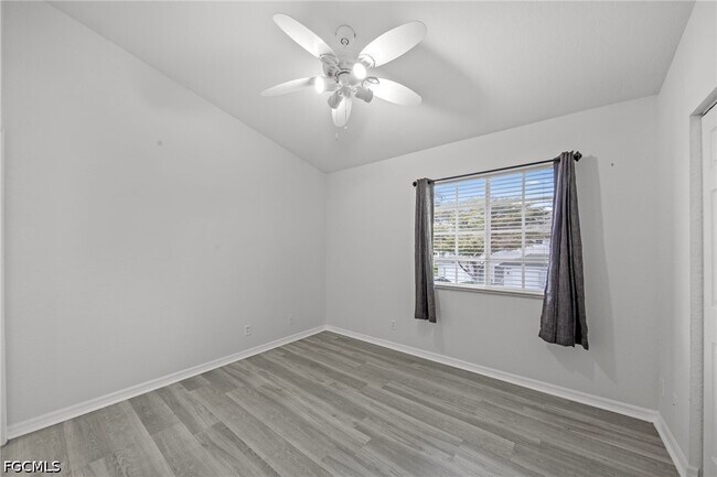 Building Photo - 8273 Pacific Beach Dr