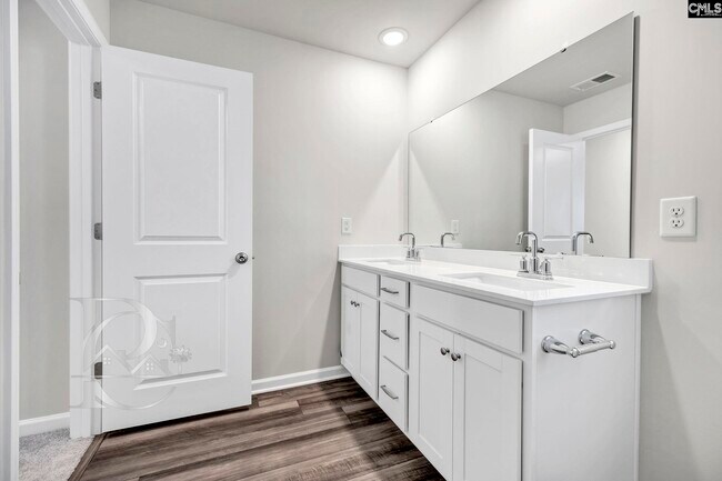 Building Photo - 519 Marcus Wy