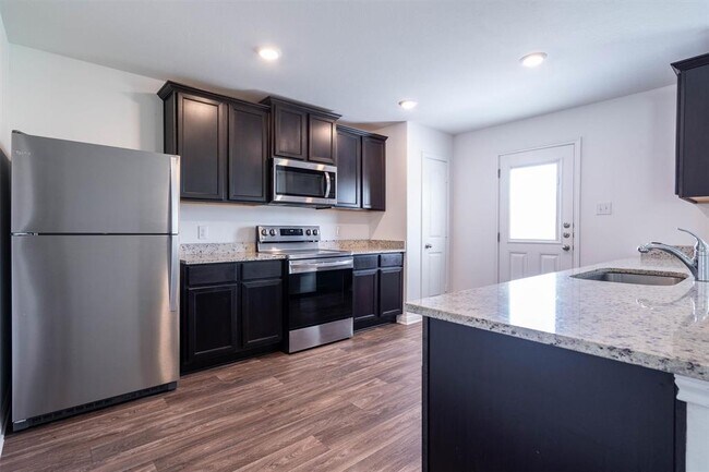 Building Photo - 128 Maywood Ln