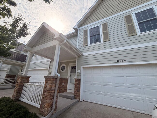 Building Photo - 3050 Ledgestone Pl NE