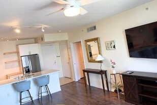 Building Photo - 1551 N Flagler Dr