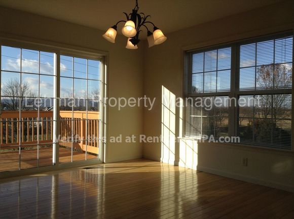 Building Photo - 542 Meadow Croft Cir