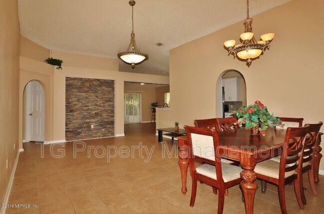 Building Photo - 11034 Englenook Dr