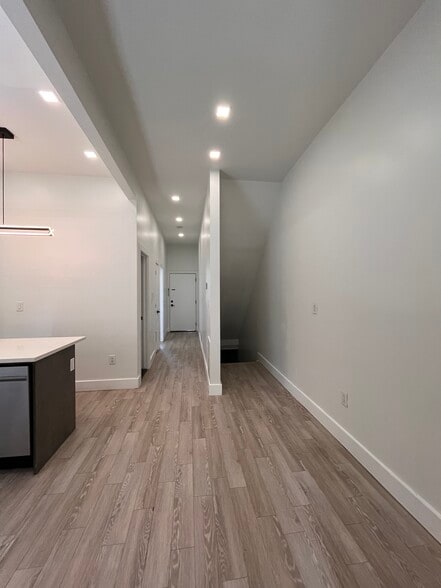 Building Photo - 670 Ocean Ave