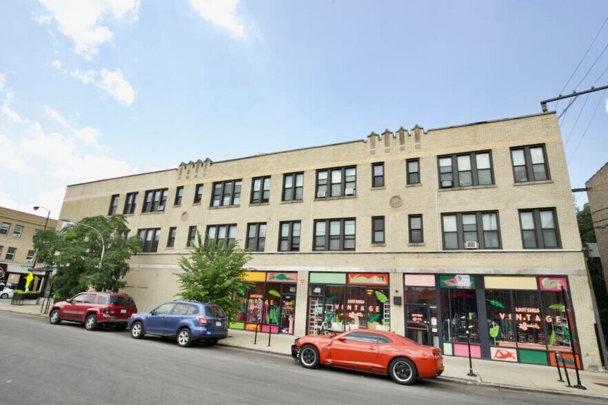 Primary Photo - 2704 N Sawyer Ave