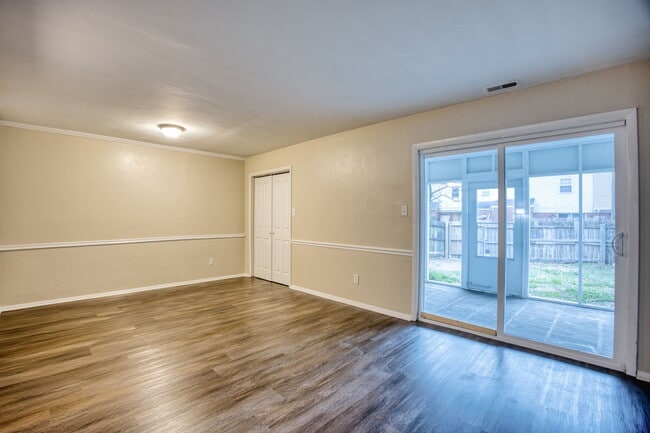 Building Photo - 5721 E Hastings Arch