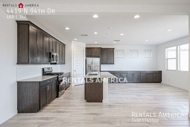 Building Photo - Gorgeous Open-Concept 4-Bedroom Home in a ...