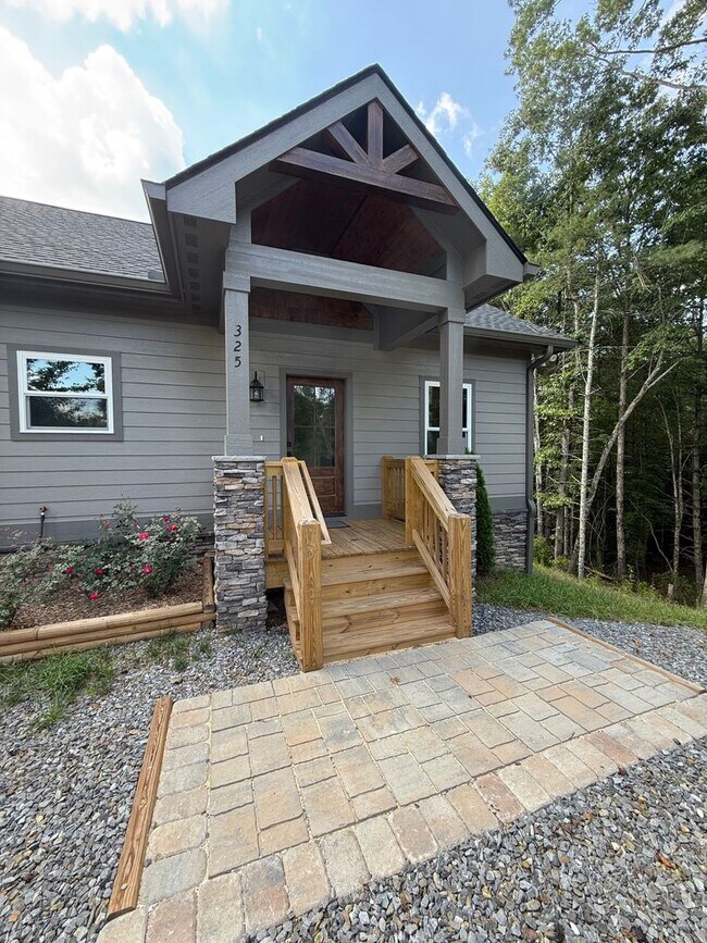 Building Photo - 325 River Mountain Rd