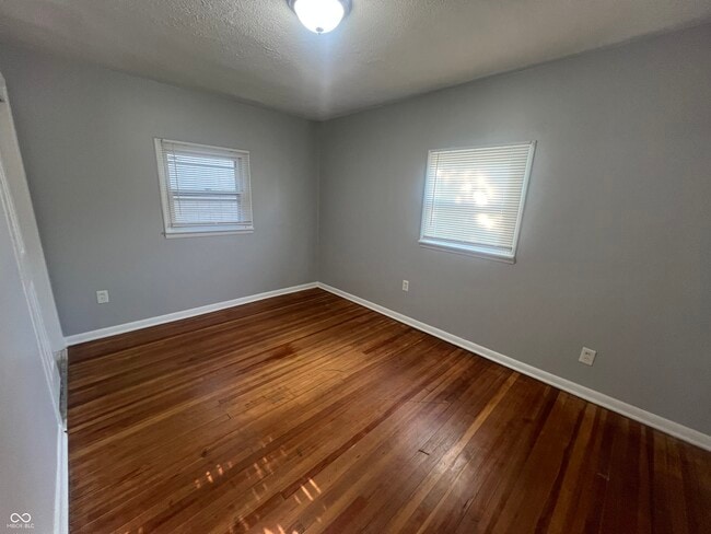 Building Photo - 504 Dequincy St