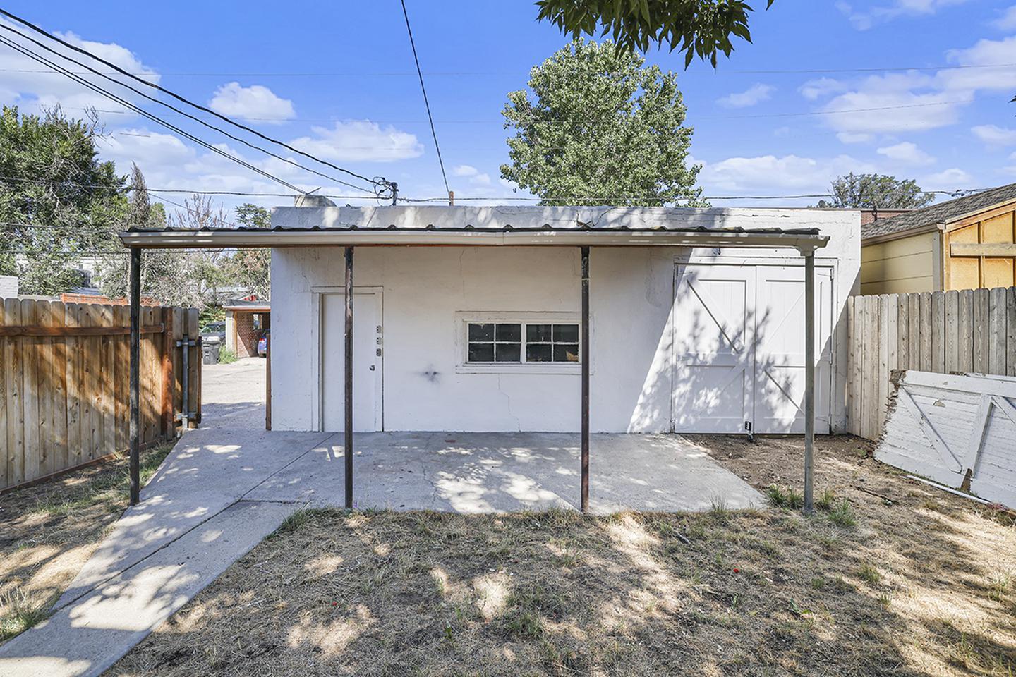 Building Photo - Spacious & light-filled Governors' Park home near Cherry Creek Trail