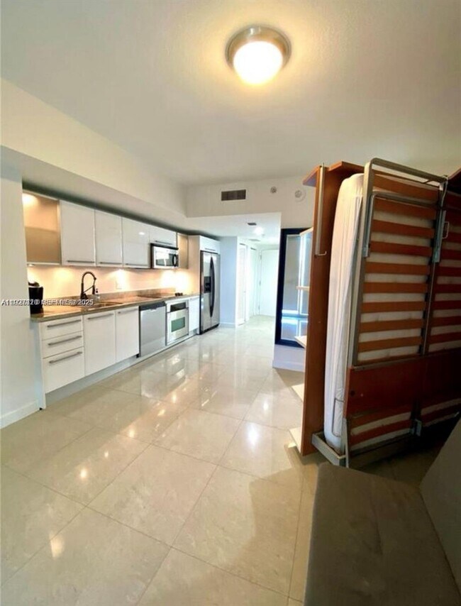 Building Photo - 185 SW 7th St