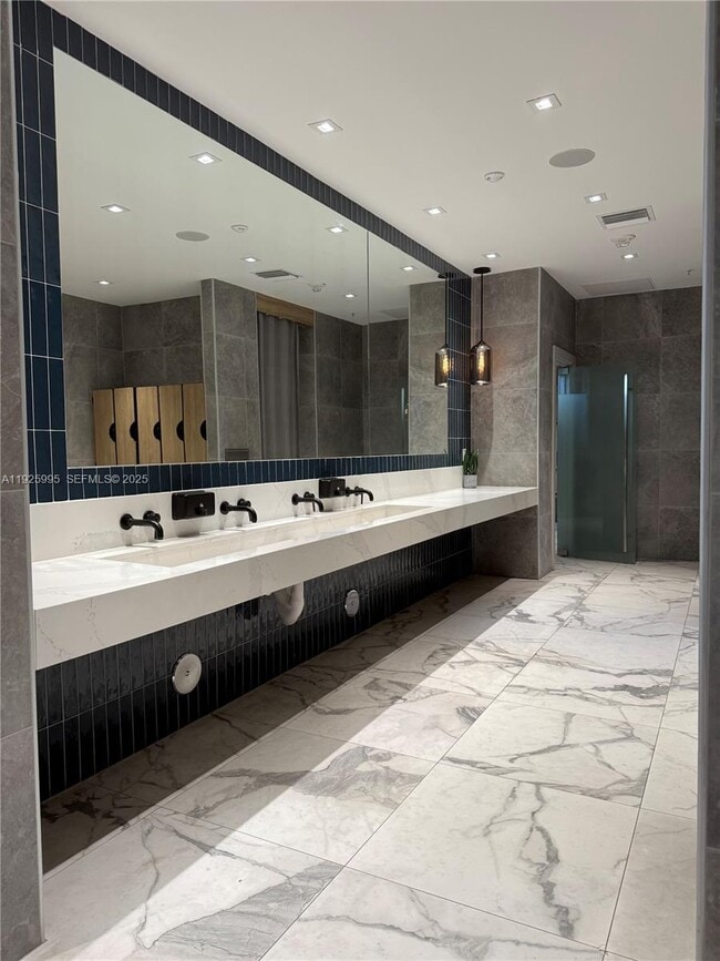 Building Photo - 90 SW 3rd St